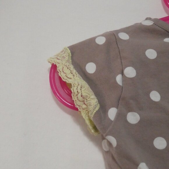 LILI GAUFRETTE | size 4 | Polka Dot Short Sleeve Top | Lace Sleeve Cuffs - Picture 9 of 15